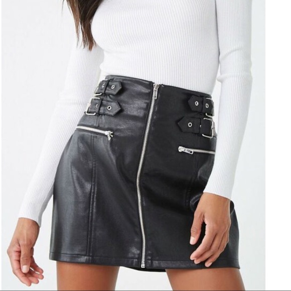 Forever 21 Dresses & Skirts - Forever 21 Faux Leather Mini Skirt Black Buckle S